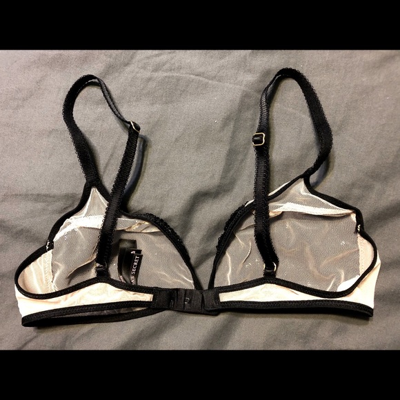 🧚🏽♀️3/$15 Victoria's Secret Sequined Bra - Picture 3 of 5